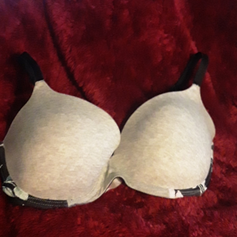 VS PINK lightly lined wear everywhere bra